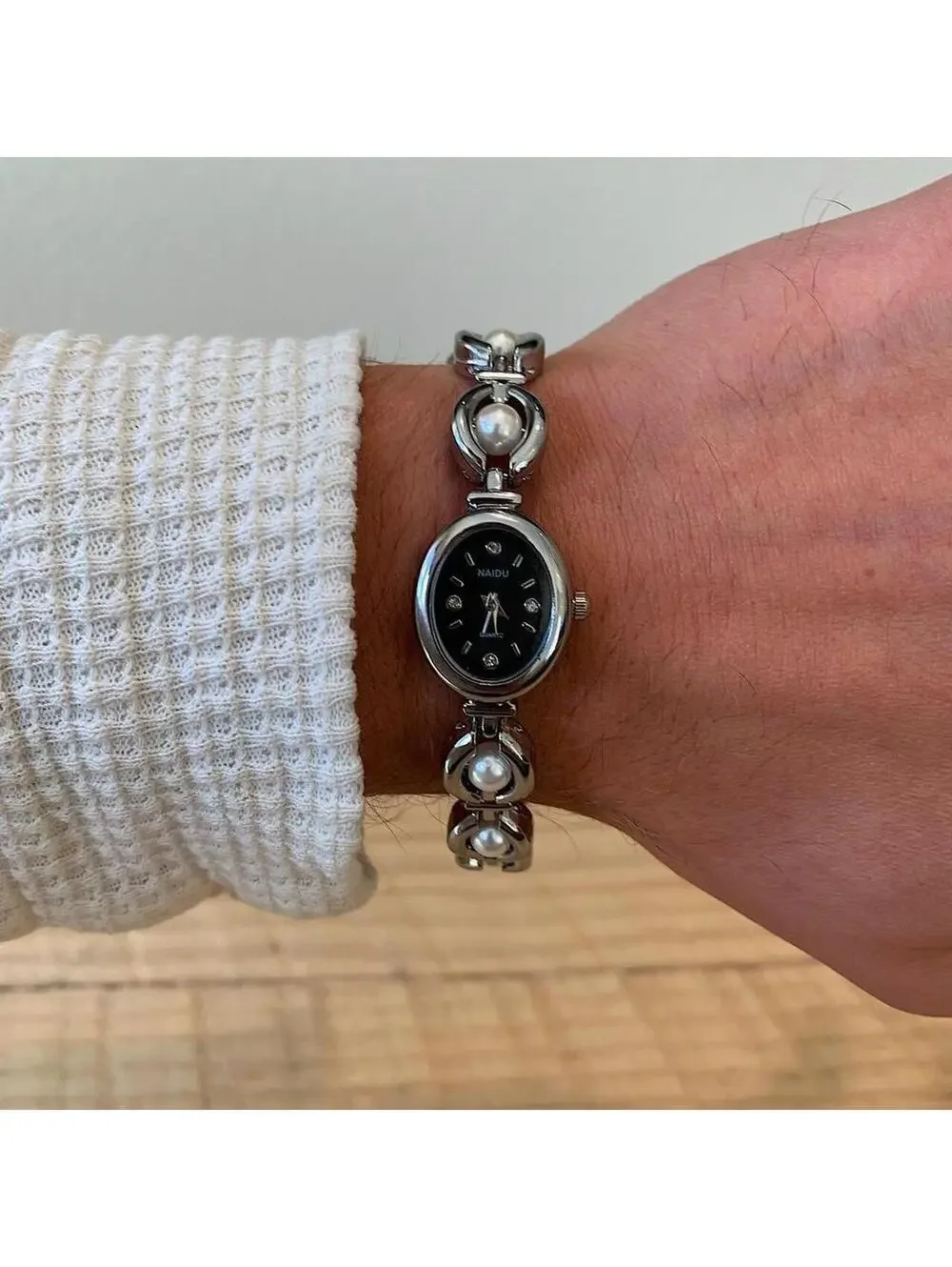 Luxury Y2K style Silver round stainless steel quartz pearl stone charm watch